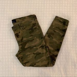 COPY - GAP Camo Print Denim Legging Size 12 or 31 EUC!